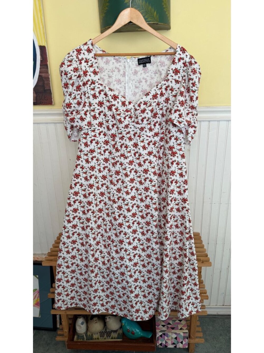Danielle Bernstein White & Red Floral Print Midi Dress 18W Short Sleeve V-Neck B